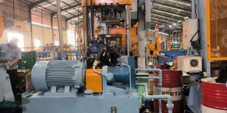 Service Hydraulic System Mesin Press 100 Ton